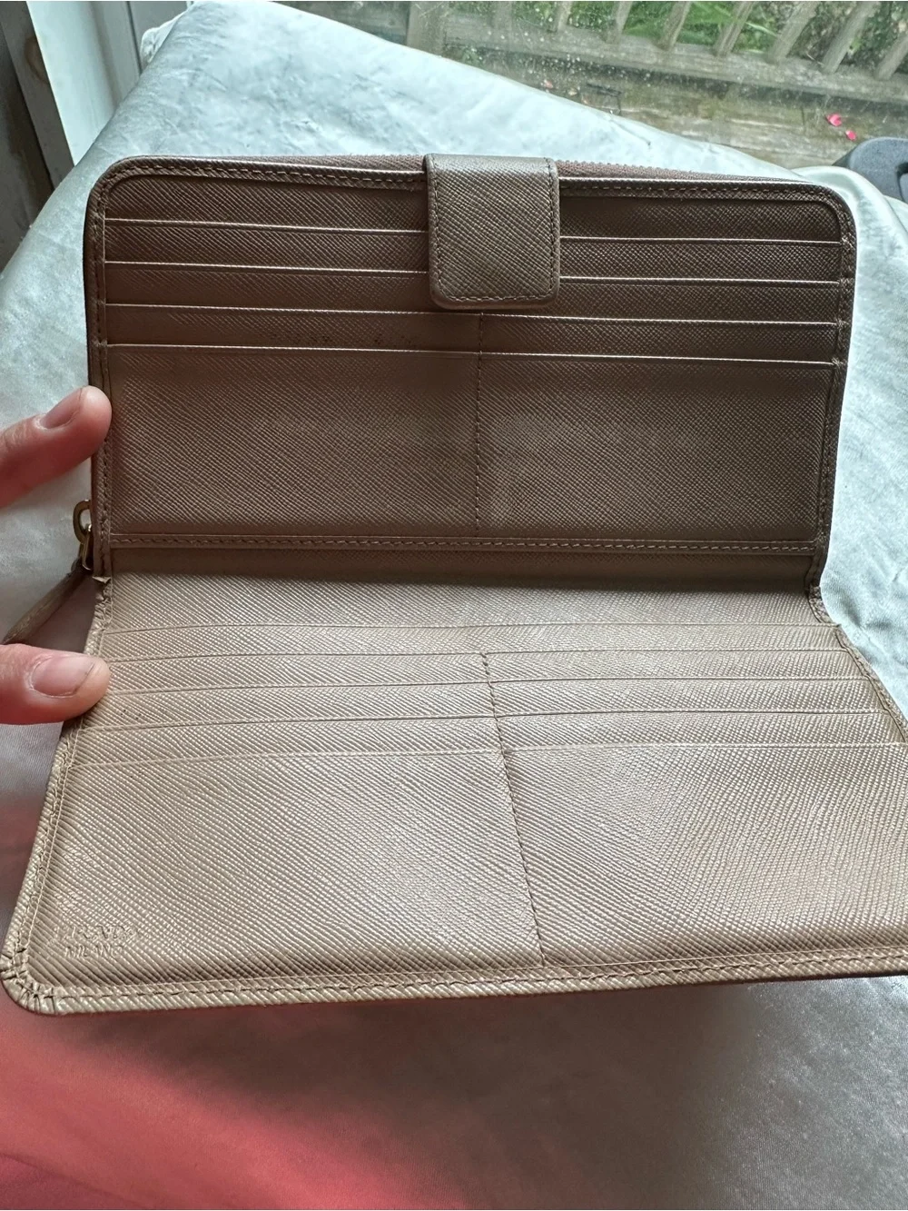 Prada zip around